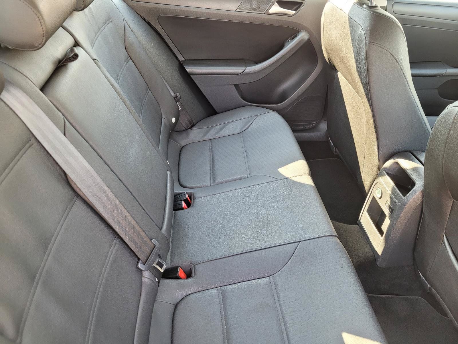 Used 2012 Volkswagen Jetta SE FWD image 10