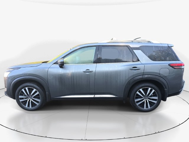Used 2025 Nissan Pathfinder Platinum FWD image 9