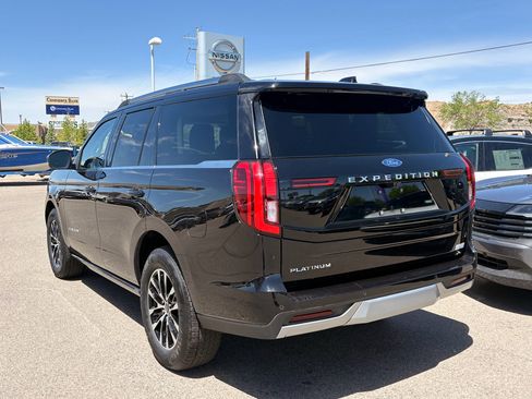 Used 2025 Ford Expedition Platinum AWD/4WD image 3