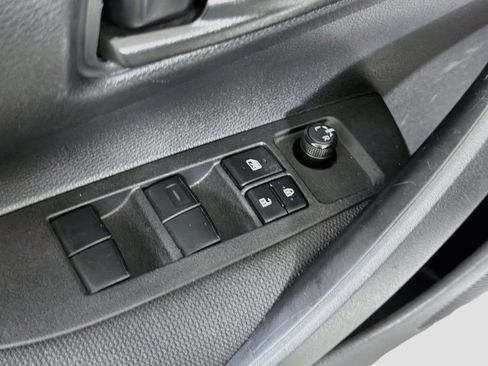 Used 2022 Toyota Corolla LE FWD image 15