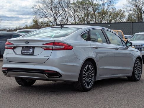 Used 2017 Ford Fusion SE w/ Fusion SE Technology Package AWD/4WD image 12