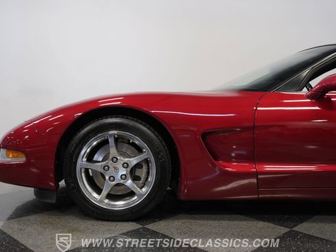 Used 2004 Chevrolet Corvette Z51 w/ Roof Package image 23