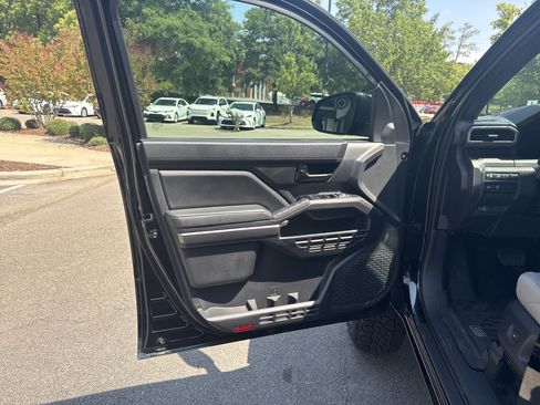 Used 2026 Toyota Tacoma SR5 AWD/4WD image 14