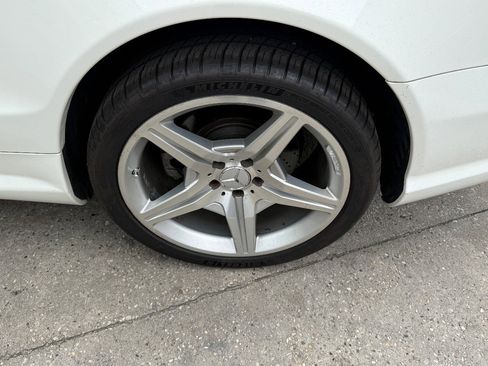 Used 2009 Mercedes-Benz SL 550 w/ Premium I Pkg image 10