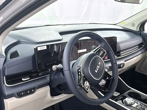 New 2026 Kia Carnival EX image 35