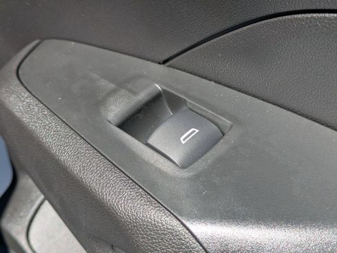 New 2026 Chevrolet Trax LT w/ Sunroof Package FWD image 30
