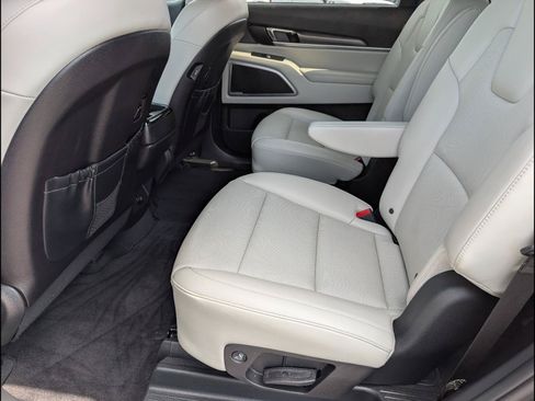 Used 2024 Kia Telluride S FWD image 12
