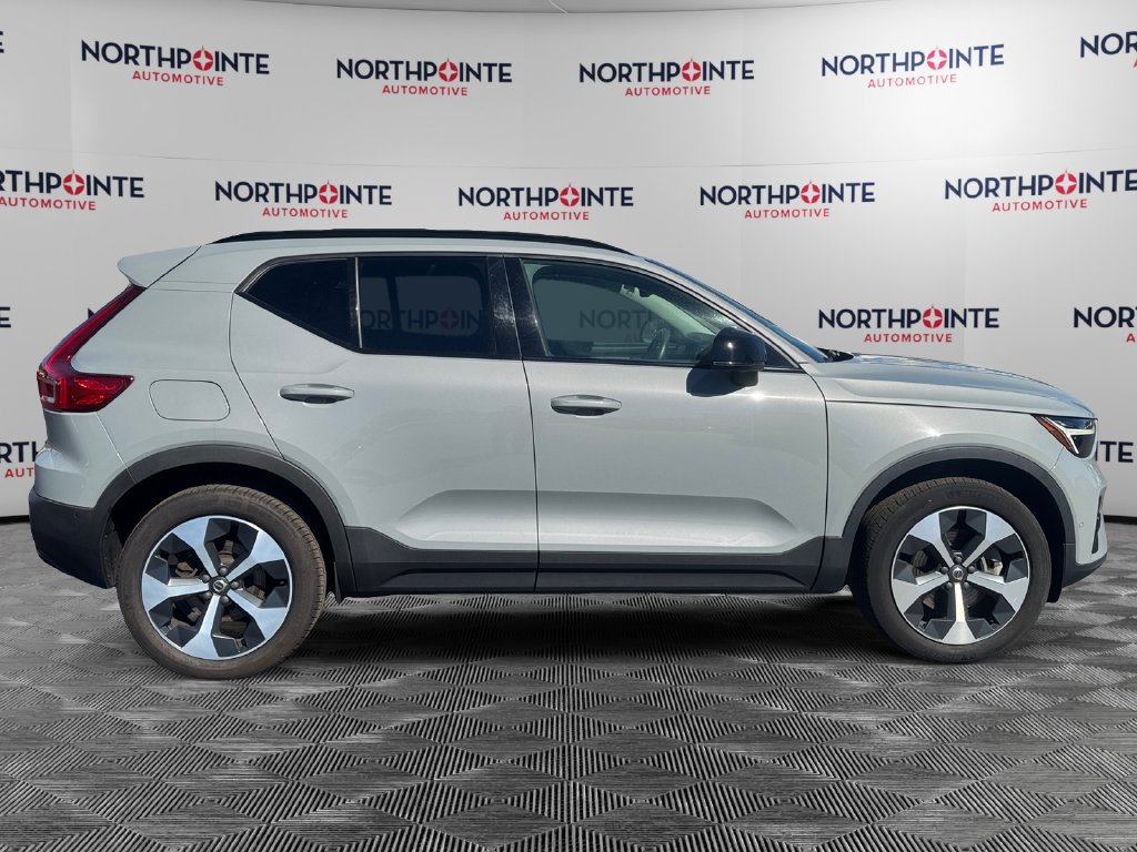 Used 2024 Volvo XC40 B5 Plus w/ Climate Package AWD/4WD image 7