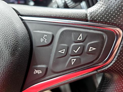 Used 2021 Chevrolet Equinox LT image 19