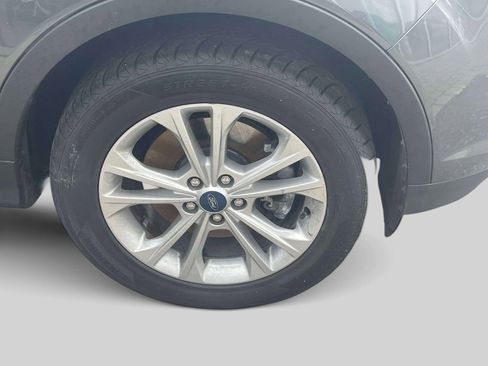 Used 2019 Ford Escape SE image 9