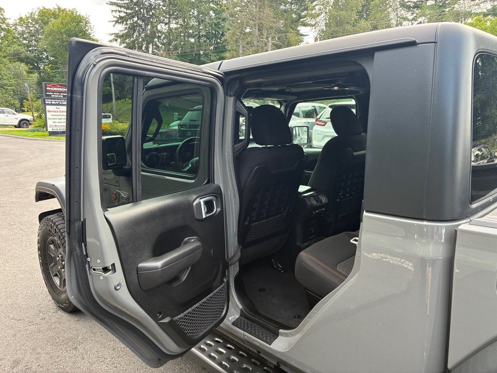 Used 2023 Jeep Gladiator Mojave AWD/4WD image 17