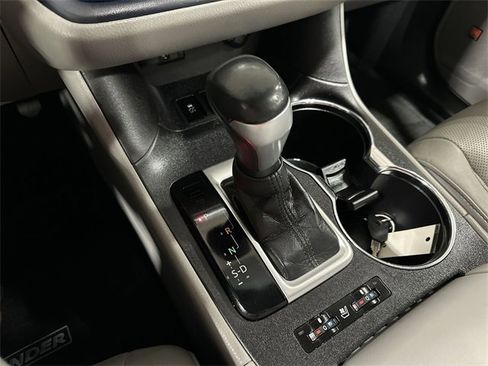 Used 2016 Toyota Highlander Limited image 26