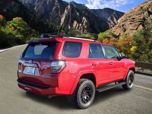Used 2023 Toyota 4Runner SR5 Premium w/ SR5 Premium Package AWD/4WD image 3