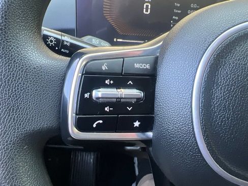 Used 2025 Kia Sorento LX FWD image 55