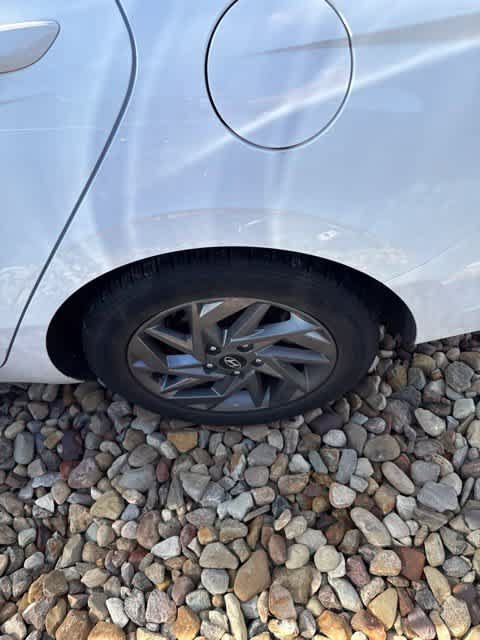 Used 2024 Hyundai Elantra SEL FWD image 9