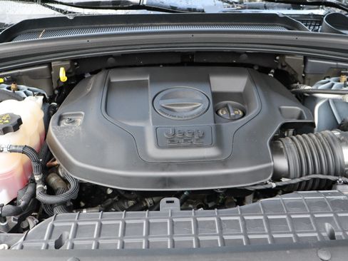 Used 2024 Jeep Grand Cherokee Overland AWD/4WD image 56