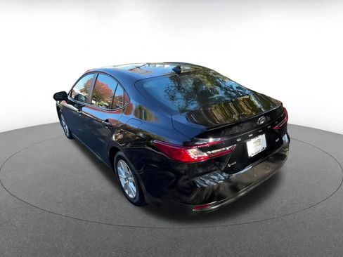 Used 2025 Toyota Camry LE image 11