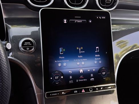 Used 2024 Mercedes-Benz GLC 300 image 12