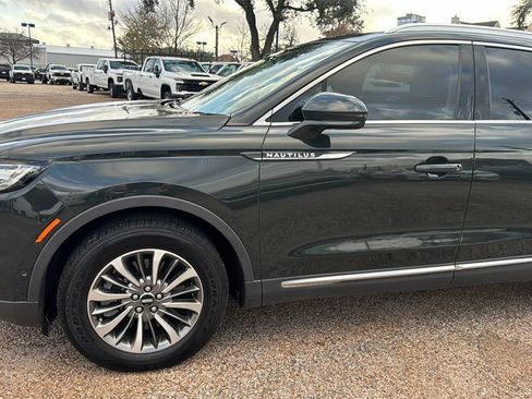 Used 2022 Lincoln Nautilus Reserve image 16