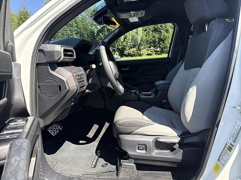 Certified 2026 Toyota Tacoma TRD Sport AWD/4WD image 11