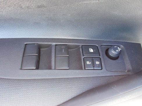 Used 2025 Toyota Corolla LE image 16