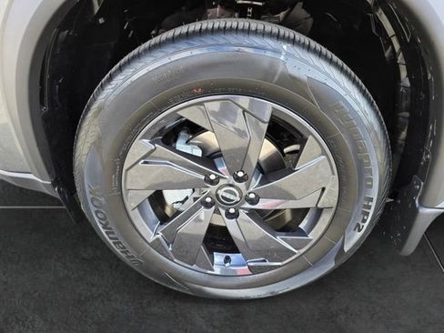 New 2026 Nissan Rogue SV AWD/4WD image 12