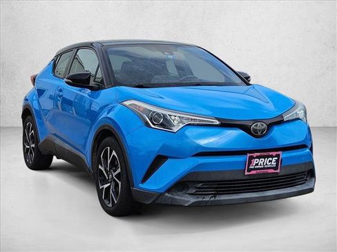 Used 2019 Toyota C-HR XLE FWD image 3