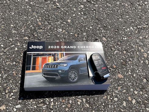 Used 2020 Jeep Grand Cherokee Limited w/ Trailer Tow Group IV AWD/4WD image 10
