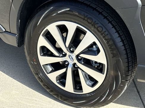 Used 2025 Subaru Outback Premium image 12