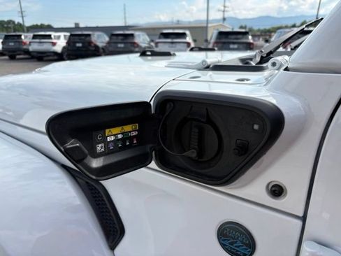 Used 2024 Jeep Wrangler Unlimited w/ Convenience Group AWD/4WD image 14