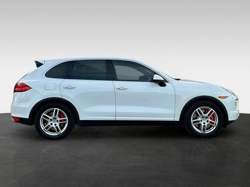 Used 2013 Porsche Cayenne Turbo image 8