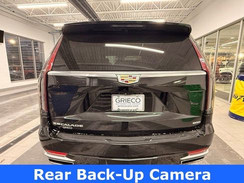 Used 2023 Cadillac Escalade Premium Luxury image 9