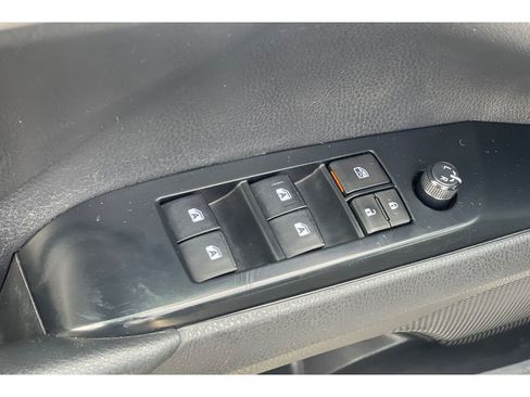 Used 2018 Toyota Camry LE image 12