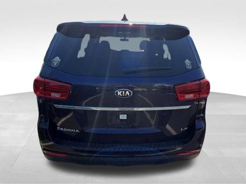 Used 2021 Kia Sedona LX FWD image 4
