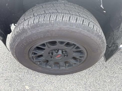 Certified 2024 Toyota Tacoma SR5 image 11