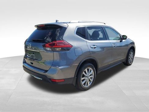 Used 2018 Nissan Rogue SV AWD/4WD image 4