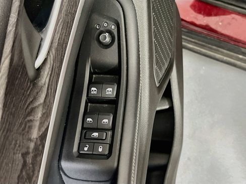 Used 2023 Jeep Grand Cherokee L Limited AWD/4WD image 18
