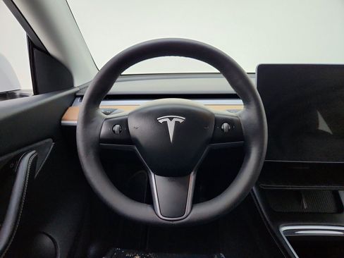 Used 2022 Tesla Model Y Long Range AWD/4WD image 23
