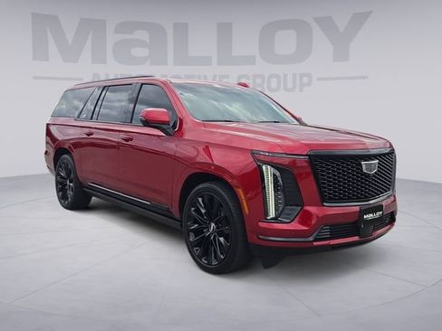 Certified 2026 Cadillac Escalade ESV Platinum Sport w/ LPO, ONYX Package AWD/4WD image 7