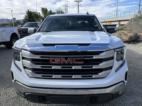 Used 2024 GMC Sierra 1500 SLE w/ Preferred Package image 4