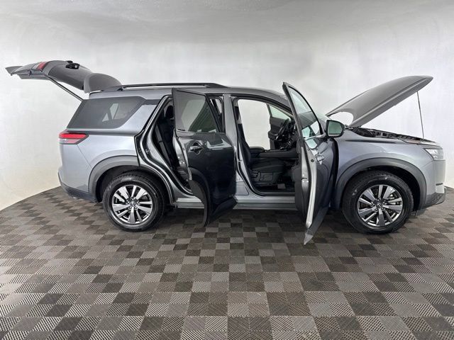 Certified 2025 Nissan Pathfinder SV AWD/4WD image 13
