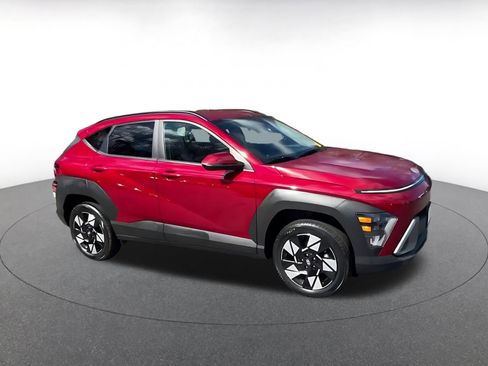 Used 2025 Hyundai Kona SEL image 2