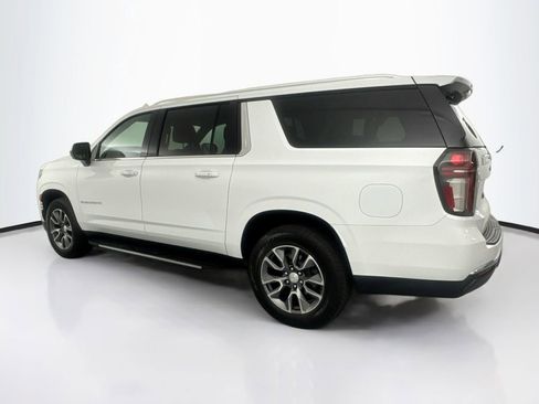 Used 2023 Chevrolet Suburban LT image 7