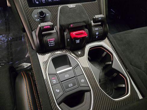 Used 2023 Lamborghini Urus Performante AWD/4WD image 42