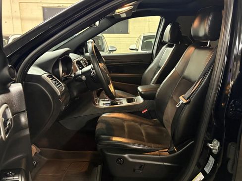 Used 2017 Jeep Grand Cherokee Altitude image 18