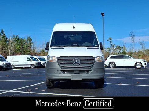 Used 2025 Mercedes-Benz Sprinter 2500 image 3