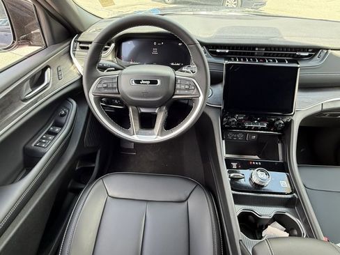 New 2025 Jeep Grand Cherokee L Limited w/ Black Appearance Package image 16