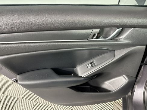 Used 2018 Honda Accord LX image 25