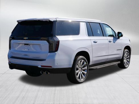 New 2026 Chevrolet Suburban Premier image 5
