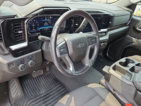 Used 2022 Chevrolet Silverado 1500 RST w/ Z71 Off-Road Package AWD/4WD image 16